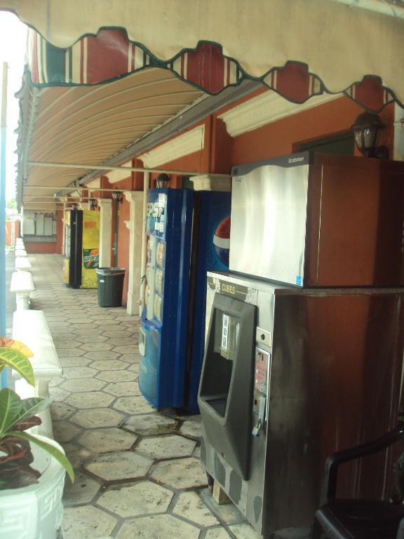 Hialeah Executive Motel Майами-Спрингс Экстерьер фото